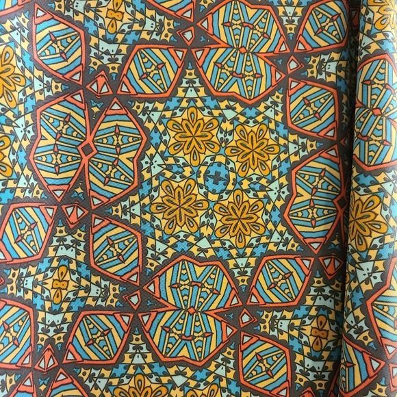 Lularoe Azure skirt - NWOT - size 2XL -  fun geometric print - Picture 3 of 5